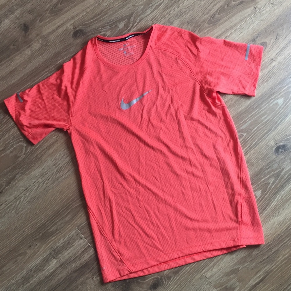 🏃🏻‍♂️ Nike Aeroreact Running Workout Shirt